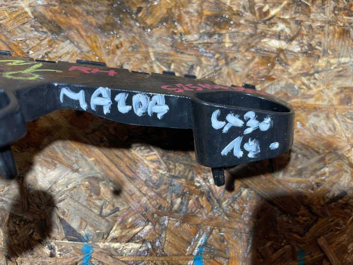MAZDA 6 GJ III 3 12-18 GLISSIÈRE POIGNÉE FIXATION PARE-CHOCS DROIT AVANT AVANT