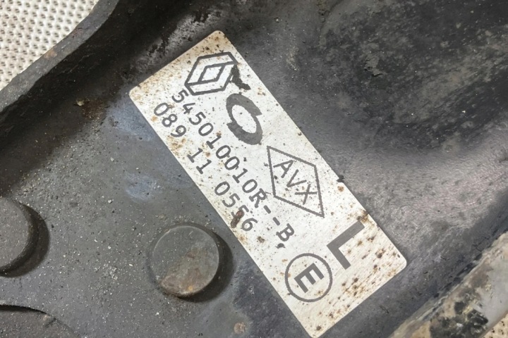 BRAS DE SUSPENSION AVANT RENAULT LATITUDE (L70_) 545010010R 2.0L DIESEL 110KW 2011