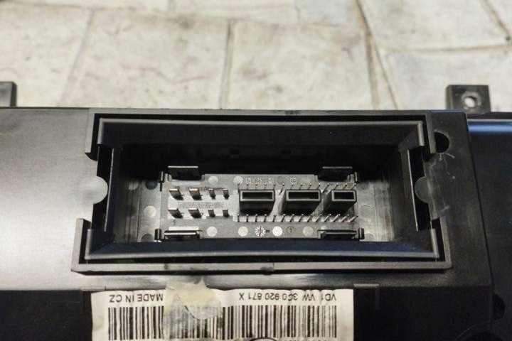 COMPTEUR VW PASSAT B6 (3C2) 3C0920871X 1.9L DIESEL 77KW 2007