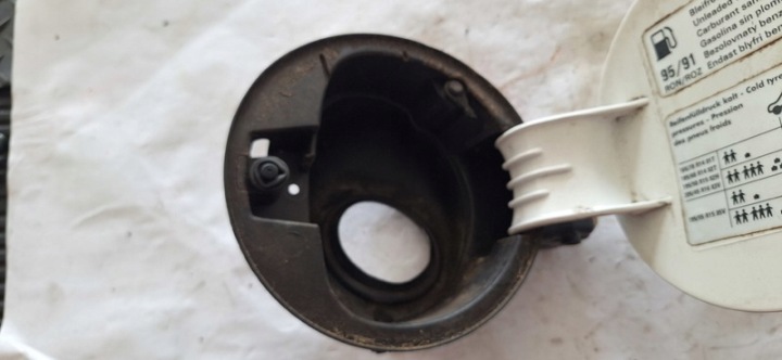 CLAPET GOULOTTE DE REMPLISSAGE CARBURANTS VW POLO 05- CODE LAK LB9A 6Q6809857E