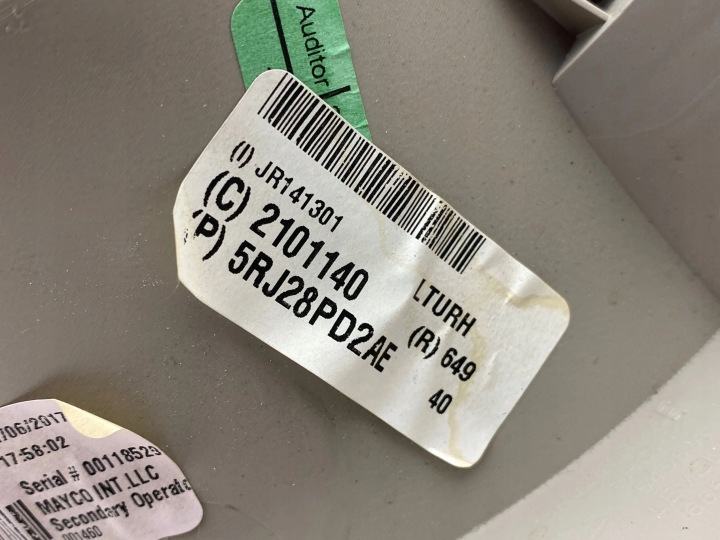 CHRYSLER PACIFICA BRODERIE GARNITURE ARRIÈRE COUVERCLES DE COFFRE COUVERCLES DE COFFRE 5RJ28PD2AE