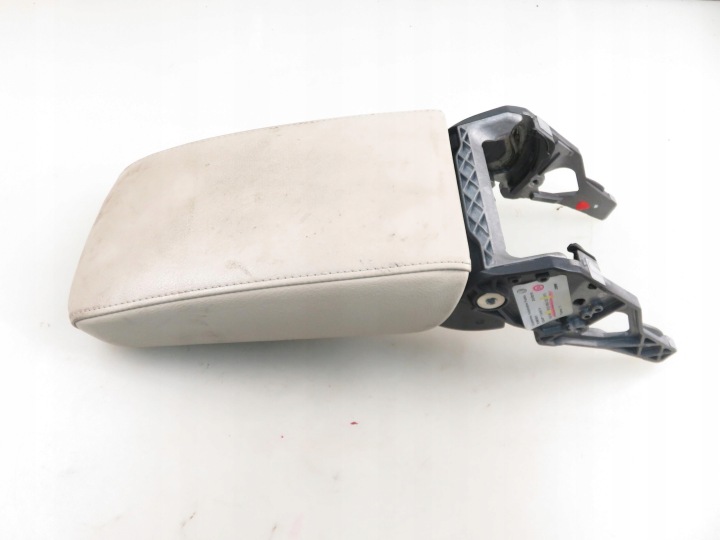 ACCOUDOIR VW JETTA IV (162, 163, AV3, AV2) 5C6864207