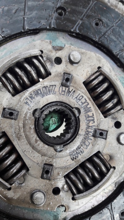 MINI R50 1.6 EMBRAYAGE 08527