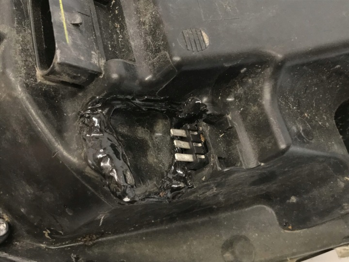 PHARE GAUCHE AVANT XÉNON MERCEDES W251 EUROPE