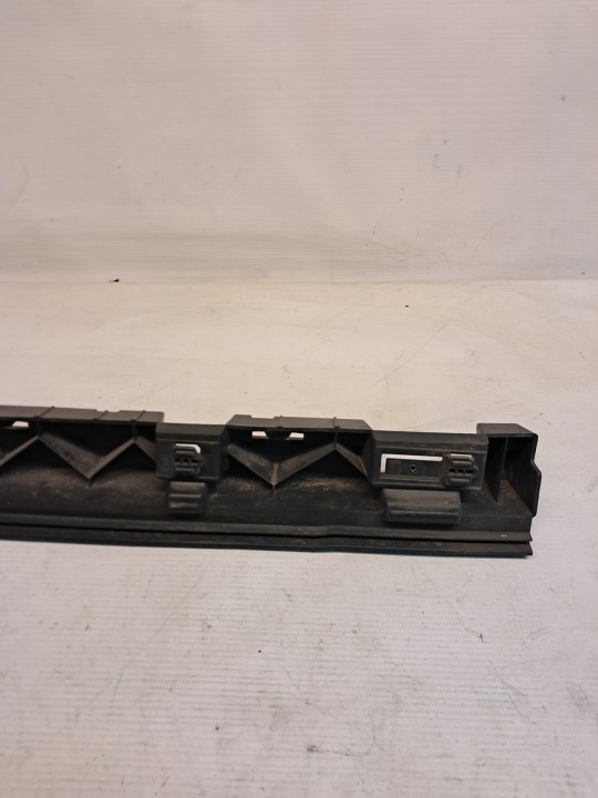 GLISSIÈRE FIXATION BAGUETTES SEUIL DROIT VOLVO S90 II 31386132