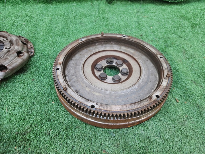 EMBRAYAGE COMPLET SEAT LEON III 3 5F0 1.6 TDI VW GOLF SKODA AUDI