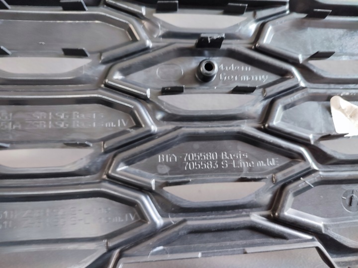 AUDI Q3 83F S LINE GRILLE CALANDRE 83F853651 GRILLE 705583