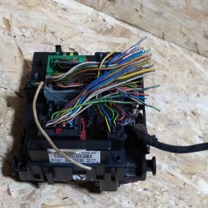 BOÎTE MODULE CITROEN PEUGEOT BSM B3 9650664080