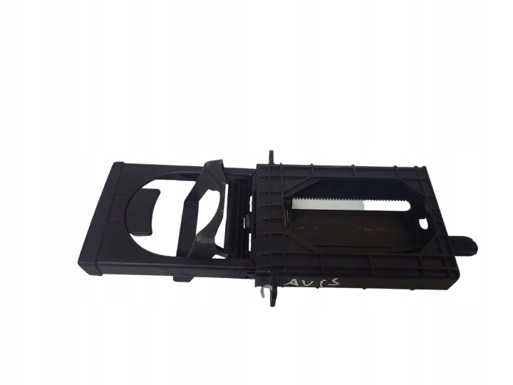 POIGNÉE SUR GODET DANS DESCE INSTRUMENTATION TOYOTA AVENSIS T250 MT3517