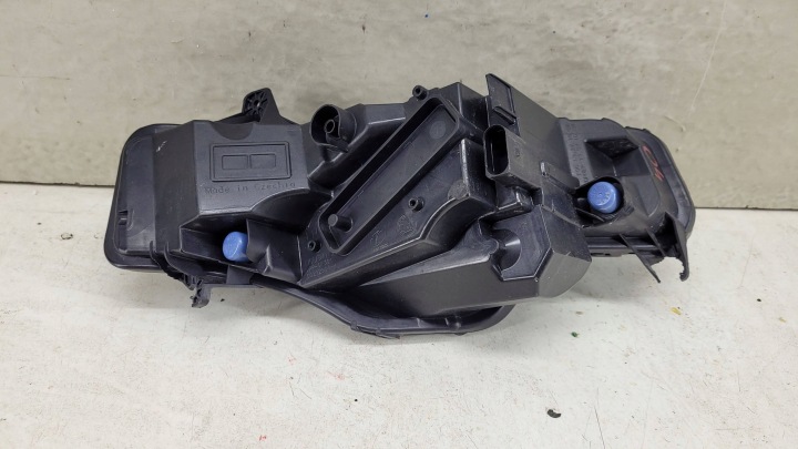 SKODA OCTAVIA MK4 IV PHARES ANTIBROUILLARD LED FJD AVANT GAUCHE AVANT 5E3941699