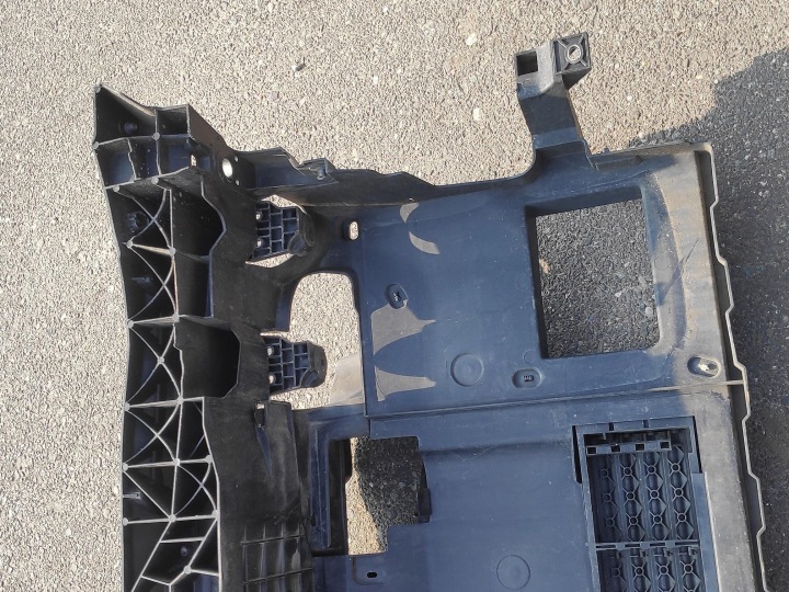 PANNEAU AVANT RENFORCEMENT STORE JALOUSIE 1.6DCI RENAULT MEGANE IV 625000833R