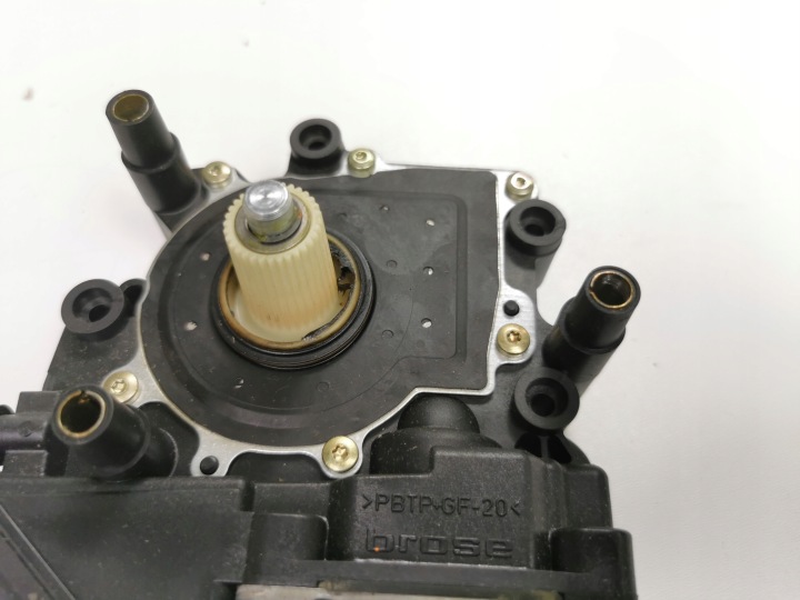 PETIT MOTEUR VITRES GAUCHE ARRIÈRE AUDI A4 1995- OE 8D0959801E