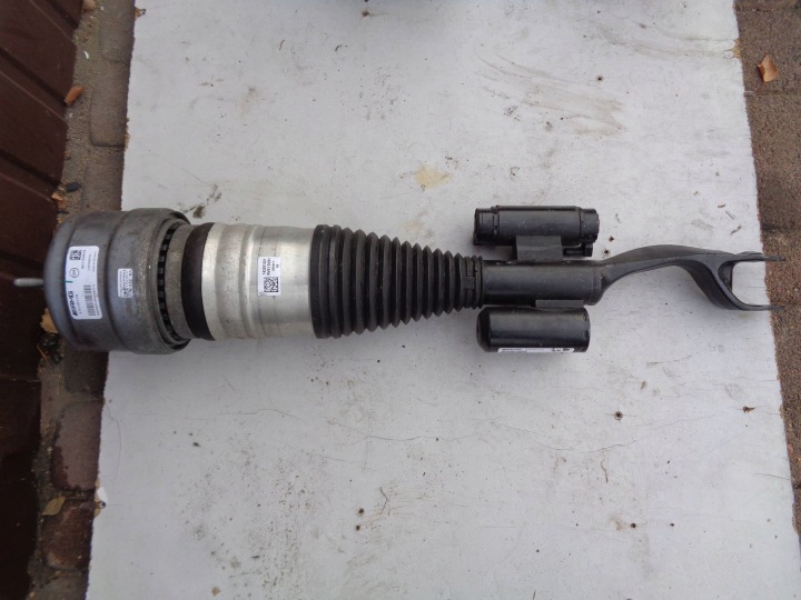 AMORTISSEUR PNEUMATIQUE AVANT MERCEDES-BENZ GLC C253 A2533204400