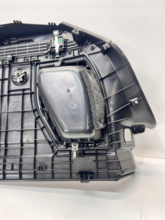 GARNITURE COLLECTEUR COUVERCLES DE COFFRE GAUCHE ARRIÈRE AUDI A3 8V SPORTBACK 8V4863879F