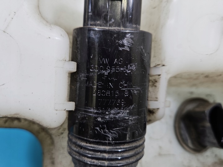 RÉSERVOIR RÉSERVOIR LIQUIDE LAVE-GLACE VW PASSAT B8
