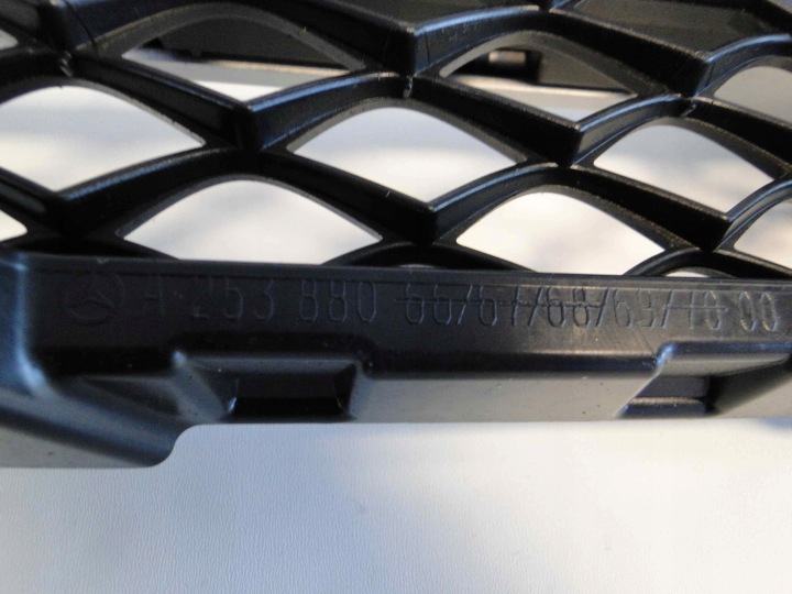 MERCEDES GLC X253 253 COUPÉ GRILLE CALANDRE SUR CAMÉRA