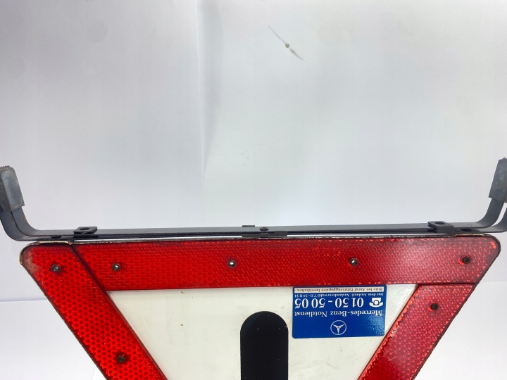 TRIANGLE DE SIGNALISATION MERCEDES W124 W126 W201 W123 R129 K23616