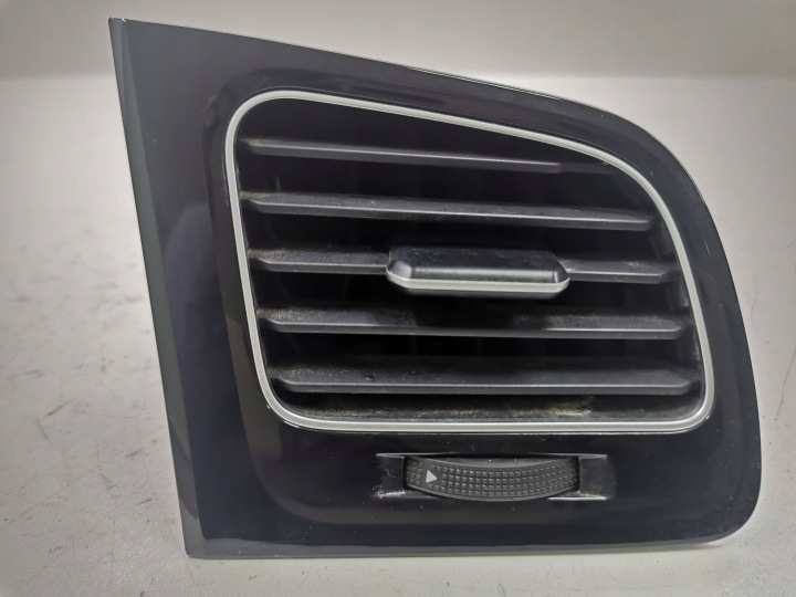 VOLKSWAGEN GOLF VII 2016 DROITE CÔTÉ GRILLES CONDUIT D'AIR