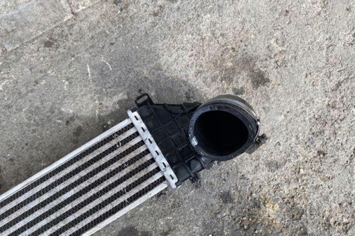 RADIATEUR D'INTERCOOLER VOLVO S40 II (MS) 31317905 2.4L DIESEL 132KW 2010