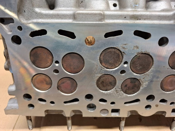 CULASSE MOTEUR GAUCHE CÔTÉ 4.2 TDI CDS VOLKSWAGEN TOUAREG II Q7 1057353BH