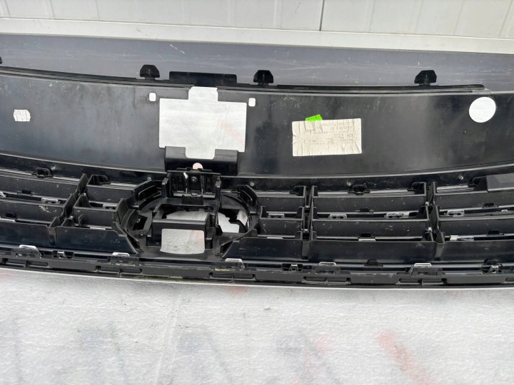 VW PASSAT B8 LIFT 3G0853651BL GRILLE CALANDRE