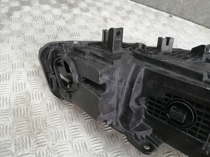 RR 7391401 PHARE GAUCHE AVANT BMW F45 F46