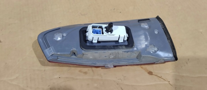 PHARE DROITE ARRIÈRE DROIT ARRIÈRE DANS COUVERCLE DE COFFRE MERCEDES E CLASSE W213 UNIVERSEL A2139069600
