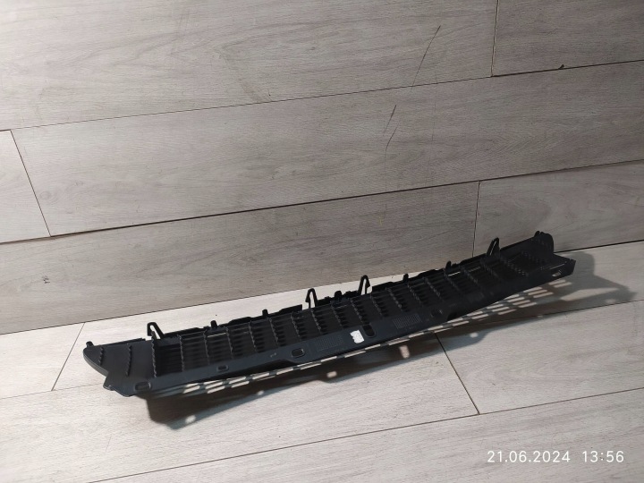 8950. MINI CLUBMAN R55 GRILLE CENTRALE PARE-CHOCS AVANT 7209903