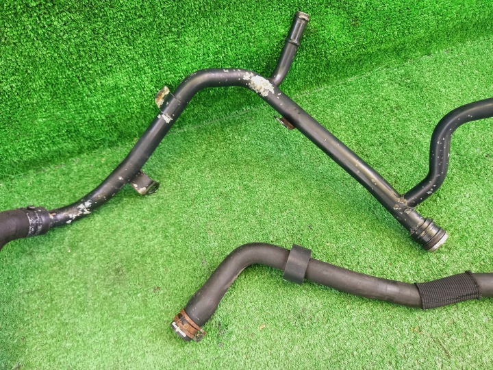 VW TOURAN I 03-06 2.0 TDI AZV TUBES TUYAU TUYAU FIL CONDUITES DE DÉRIVATION EAU