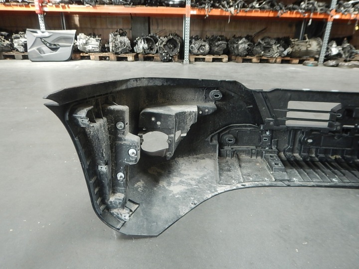 IVECO DAILY IV LIFT 2019- PARE-CHOCS AVANT AVANT 105802322969KZ 105802313252