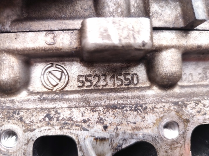 FIAT DOBLO CULASSE MOTEUR 1.3 D MULTIJET DIESEL 66KW (90 HP) 55231550 2012