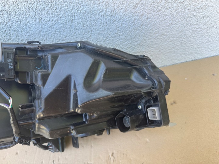 MAZDA II 2 LIFT PHARE GAUCHE AVANT GAUCHE AVANT D43N-51040