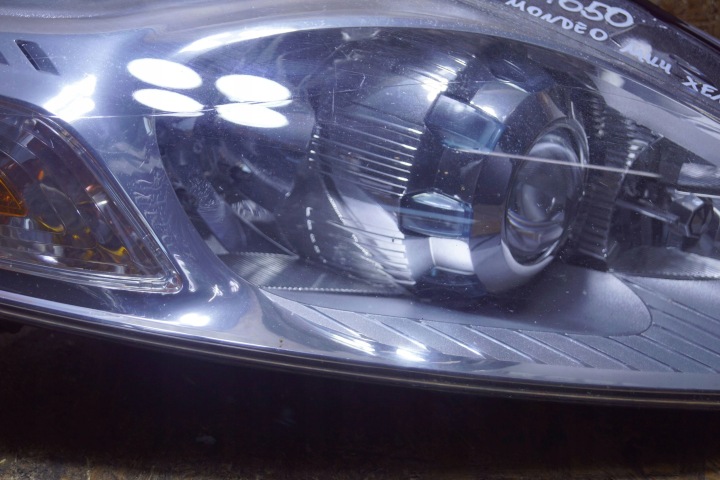 FORD MONDEO MK4 PHARE DROIT AVANT XÉNON UK (C1650)