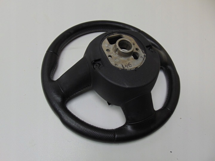 VOLANT CUIR MULTIFONCTION AUDI A5 62275150A 4F0124A
