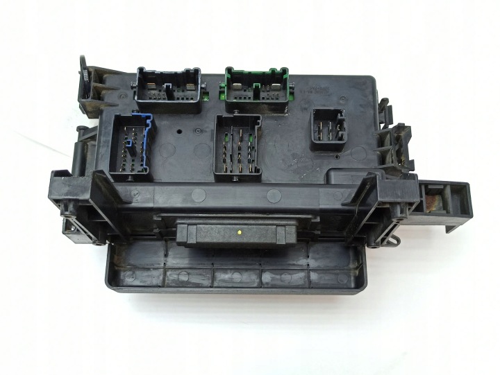 BOÎTE FUSIBLES CHRYSLER 300 300C P04692233AD