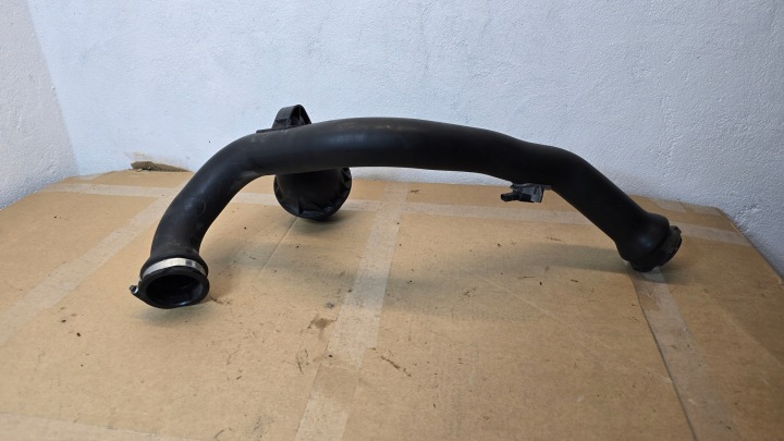 FIL ÉCHANGEUR D'AIR DE SURALIMENTATION AUDI A4 2,0 19- VAG 8W0145673AN