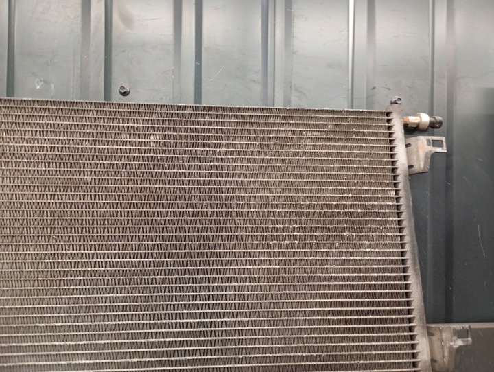 8200332852B RADIATEUR CLIMATISATION RENAULT LAGUNA II 1,9 DCI