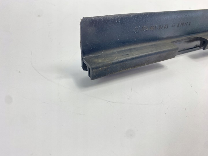 PROTECTION JOINT D'ÉTANCHÉITÉ GAUCHE PARE-CHOCS ARRIÈRE ARRIÈRE MERCEDES W124 1248850785