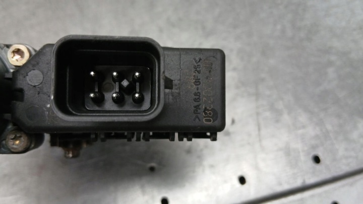 PETIT MOTEUR DROIT AVANT OPEL ZAFIRA A 99-03R 2.0DTI 90579356