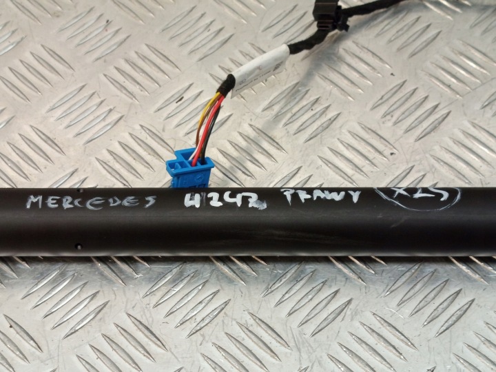 MERCEDES GLA W247 H247 SERVOMOTEUR TÉLESCOPE COUVERCLES DE COFFRE COUVERCLES DE COFFRE DROIT A2478902400