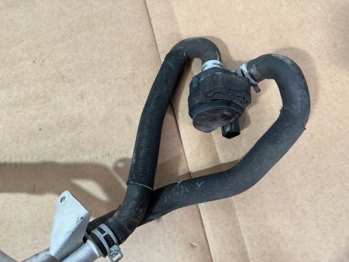 FIL LIQUIDE REFROIDISSEMENT TUYAU LIQUIDE EAU MERCEDES B CLASSE W247 M