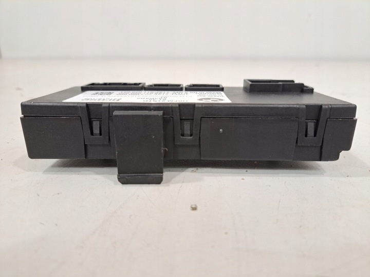 BMW 2 ACTIVE TOURER U06 2021 MODULE FUNKCYJNY COUVERCLES DE COFFRE ARRIÈRE