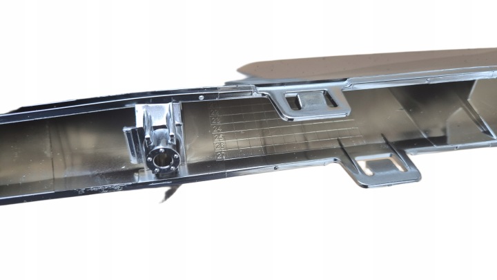 MOULURE PARE-CHOCS AVANT CENTRALE HYUNDAI TUCSON IV 20- OE 86569-N7010 NEUF