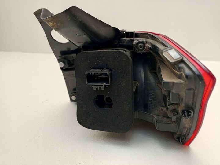 VW PASSAT B8 LIFT UNIVERSEL 2019- PHARE ARRIÈRE GAUCHE GAUCHE ARRIÈRE 3G9945095E