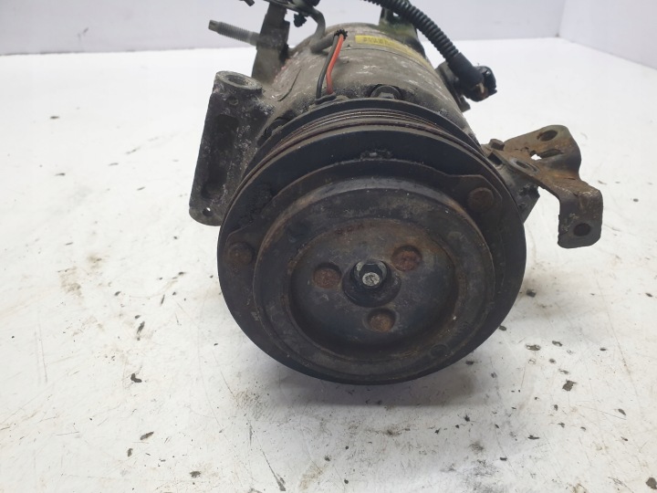 COMPRESSEUR DE CLIMATISATION FORD FIESTA MK7 LIFT 1.0 ECOBOOST C1B1-19D629-AD