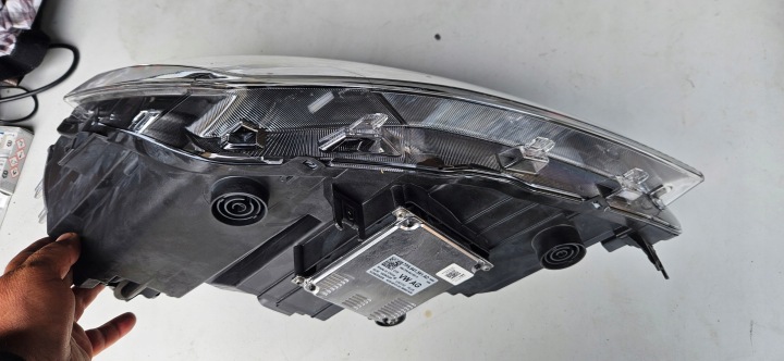 PHARE PROJECTEUR DROIT DROITE ATECA 576941008D