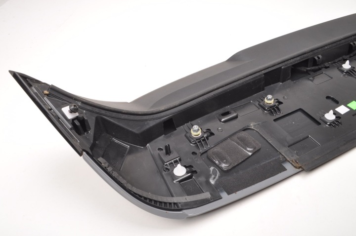 VOLKSWAGEN GOLF VIII SPOILER SPOILER SPOILER COUVERCLES DE COFFRE HAYON 5D 5H6827933A