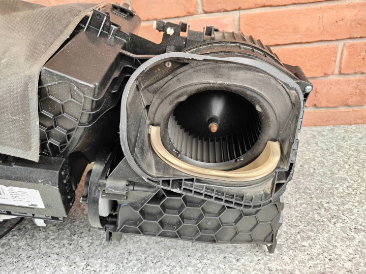 BMW F20 F21 F22 F23 F30 F31 F34 CHAUFFAGE VENTILATEUR EUROPE 9325142