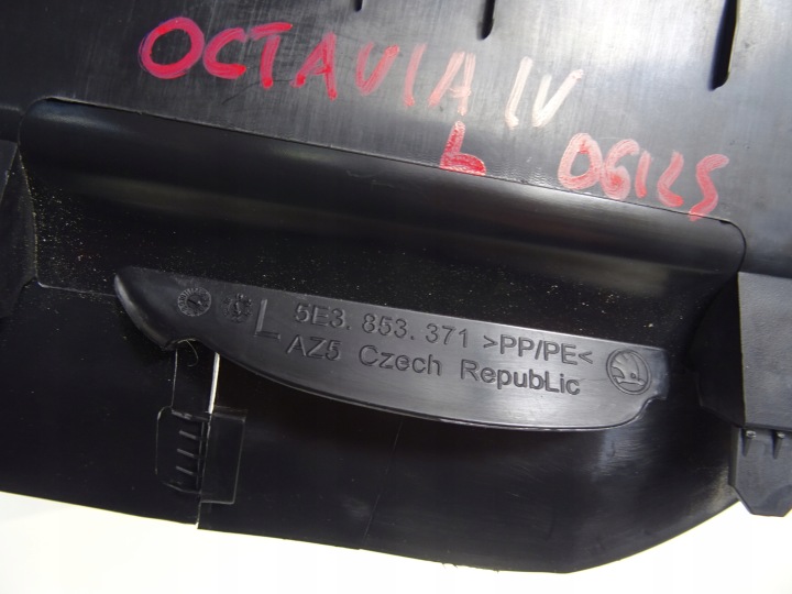 5E3853371 SKODA OCTAVIA IV UNIVERSEL PROTECTION SEUIL MOULURE SEUIL GAUCHE REVÊTEMENT