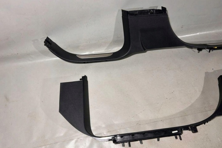 PROTECTION SEUIL VW TOUAREG (7P5) 7P0853369K 3.0L 2011